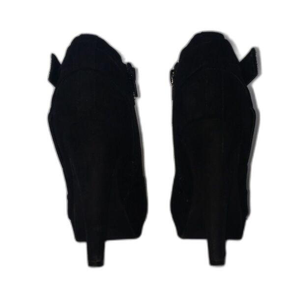 G BY GUESS GGDARLYNG2 Black Heeled Faux Suede Boots Booties Womens Size 7.5 - Picture 4 of 12